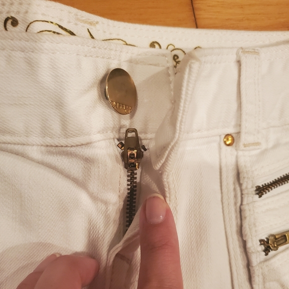 White denim shorts - Picture 3 of 9